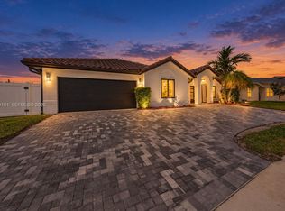 15056 SW 10th St, Sunrise, FL 33326