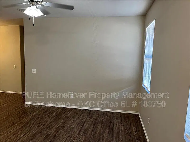 3 bed, 2.0 bath, 1205 sqft, $1,425 — Photo 4