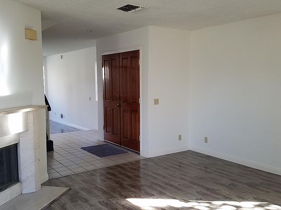 3rd image of 3180 Vineland Ave