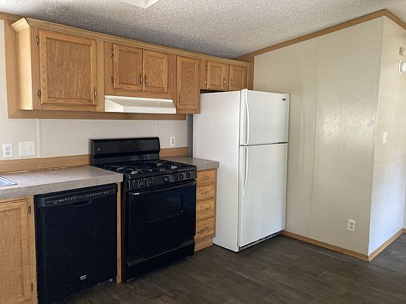 2nd image of 454 Cedar Brk #142