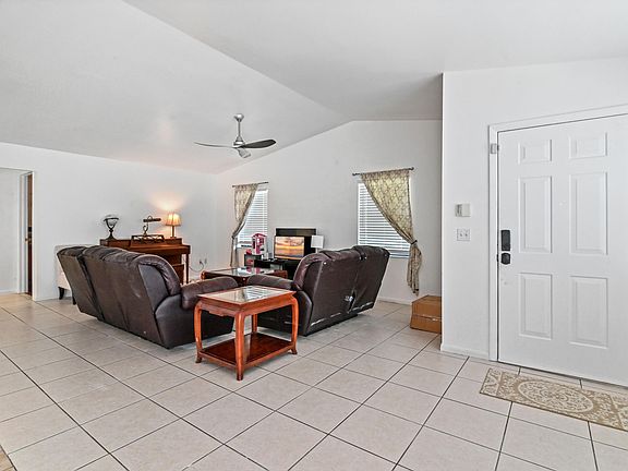 4th image of 4390 Walden Circle