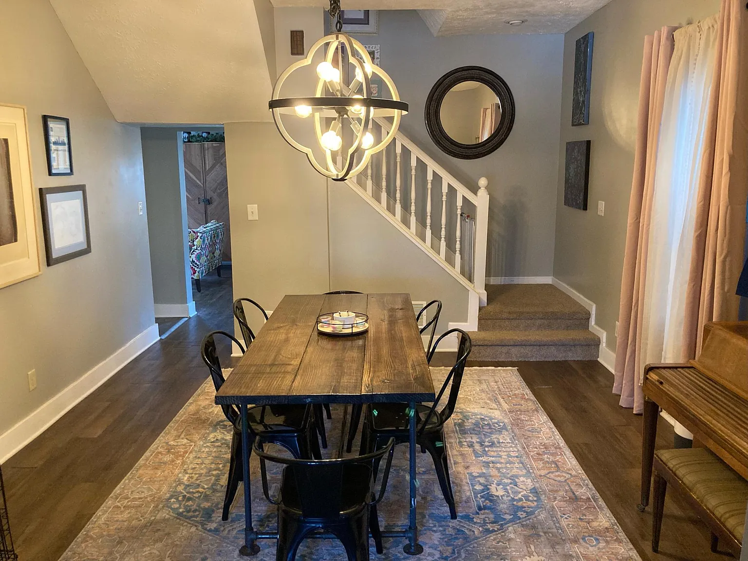 4 bed, 2.5 bath, 3542 sqft, $2,800 — Photo 3