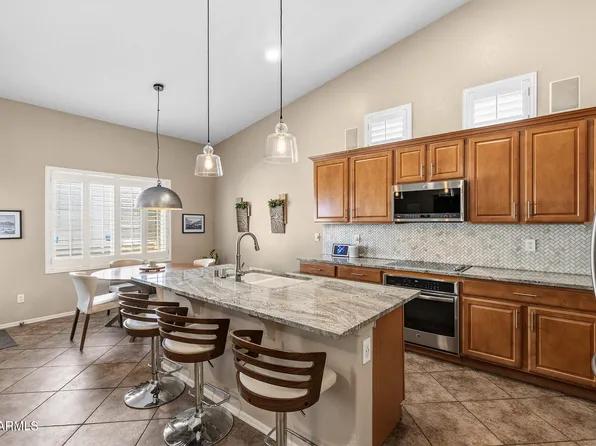 8456 W QUAIL TRACK Drive, Peoria, AZ 85383