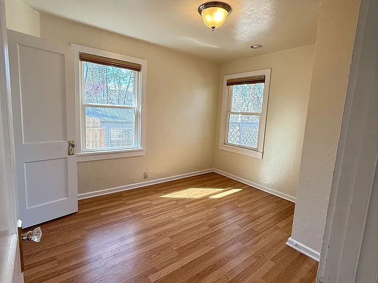 171 Alida St — Photo 8