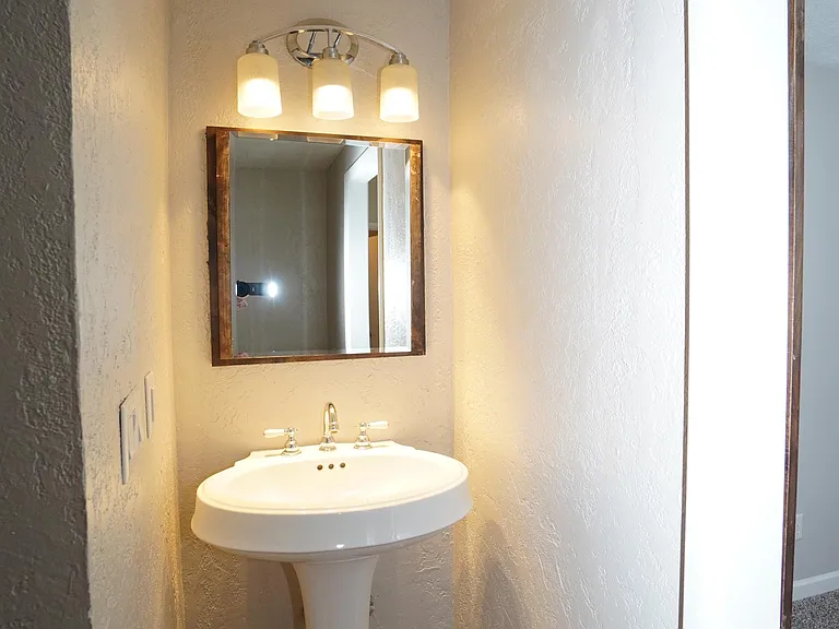 5707 N Bogart Ln — Photo 22