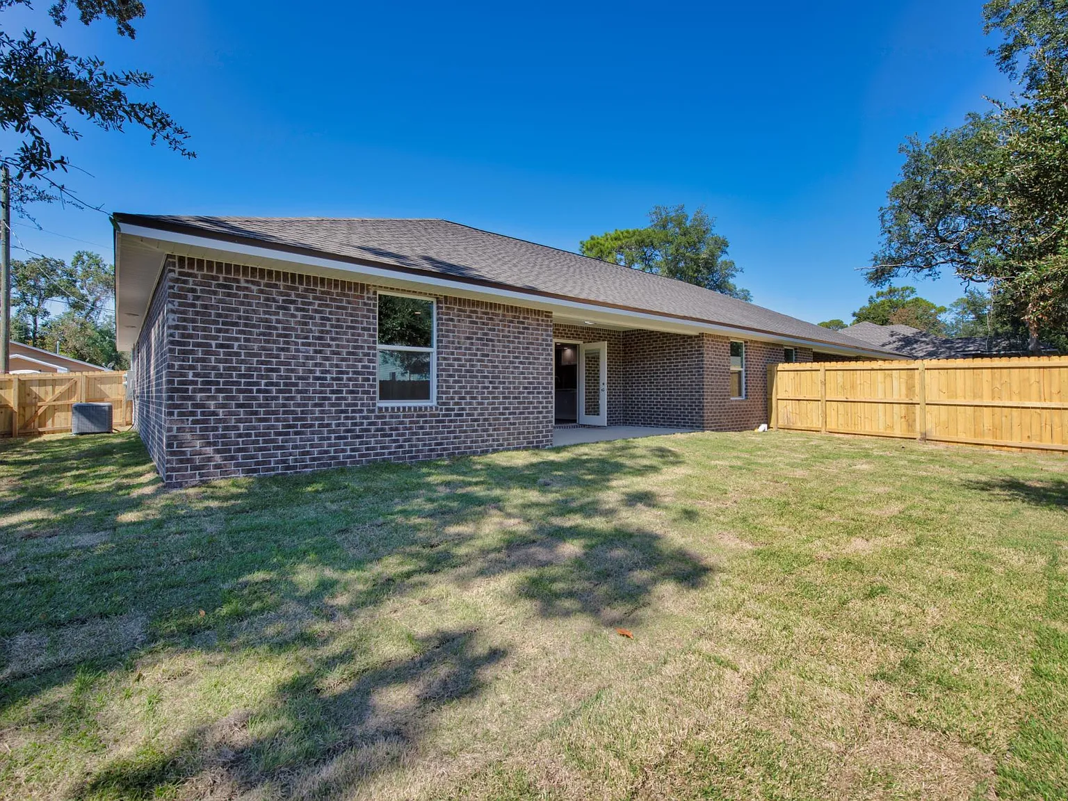 3 bed, 1500 sqft, $2,200 — Photo 3