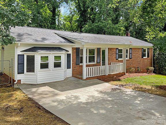 2nd image of 1371 Pressley Dr