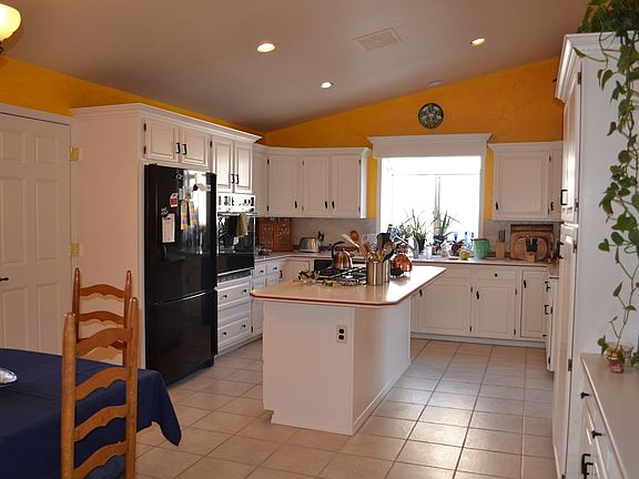 Kitchen, Custom Paint