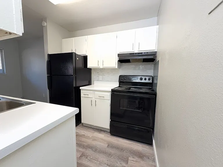 801 S Union Blvd — Photo 6