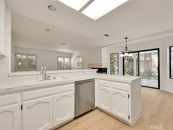 4th image of 25355 Clarke St