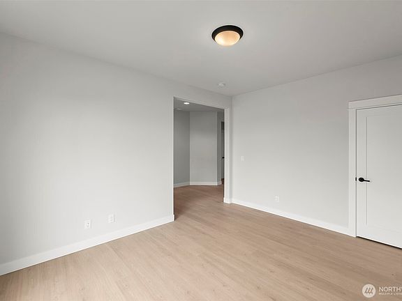 Picture of previously completed home in the community. For illustrational purposes only. Actual plans and specs may vary. Some features are considered upgrades>