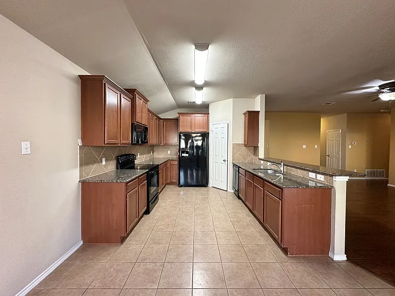 6806 Modesto Rd — Photo 6