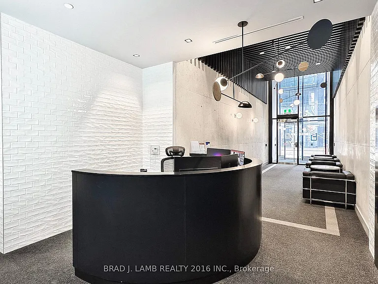 284 King St E — Photo 27