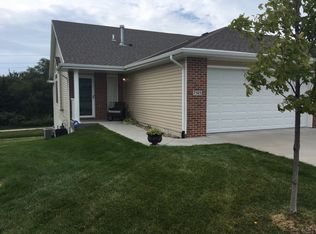 7503 Crystal Ct, Lincoln, NE 68506