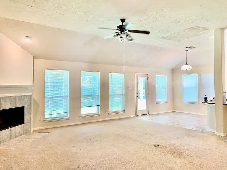 7827 Iris Glen Ln — Photo 3