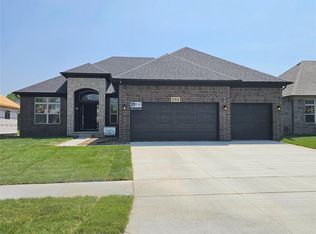 50486 Timberstone Dr, Macomb, MI 48042