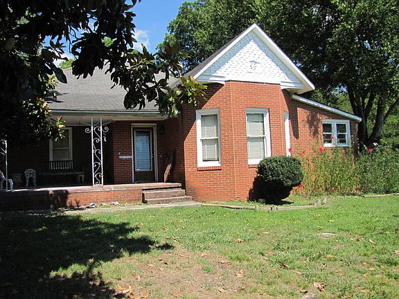 2nd image of 606 Heins Ct