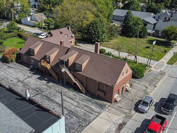 5th image of 124 E Main St