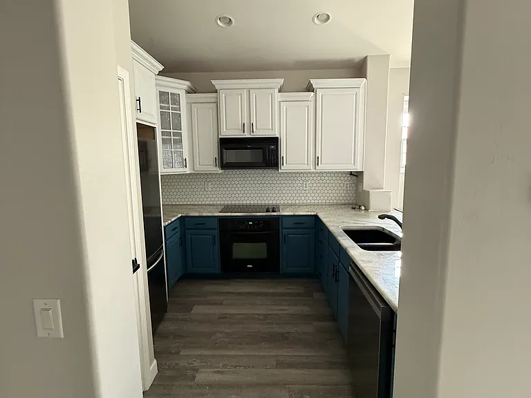 5714 S 21st Ter — Photo 8