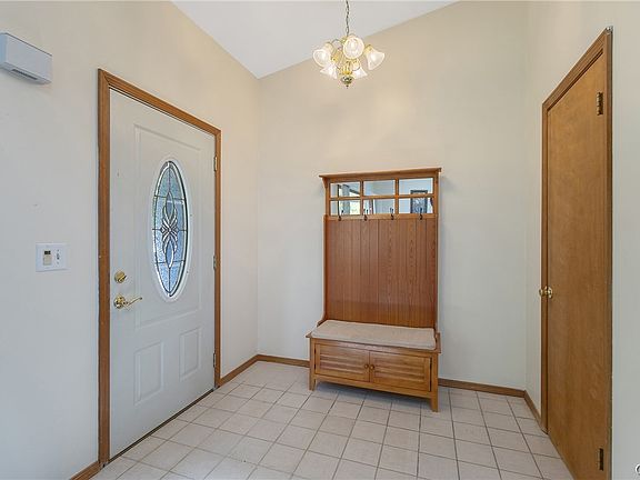 4th image of 14 Braeside Rd