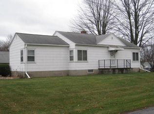 736 Maple St, Sebewaing, MI 48759