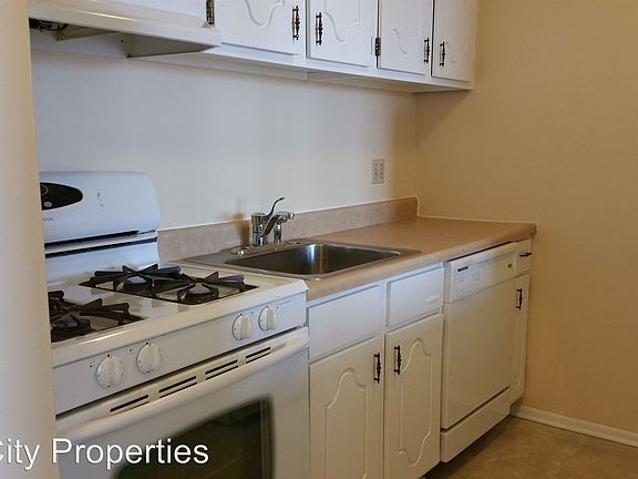 3rd image of 931 E Russell Ave APT 202