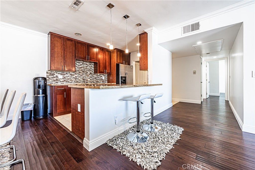 5454 Zelzah Ave APT 314, Encino, CA 91316 | Zillow