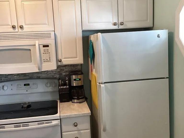 121 Golf Club Dr — Photo 2