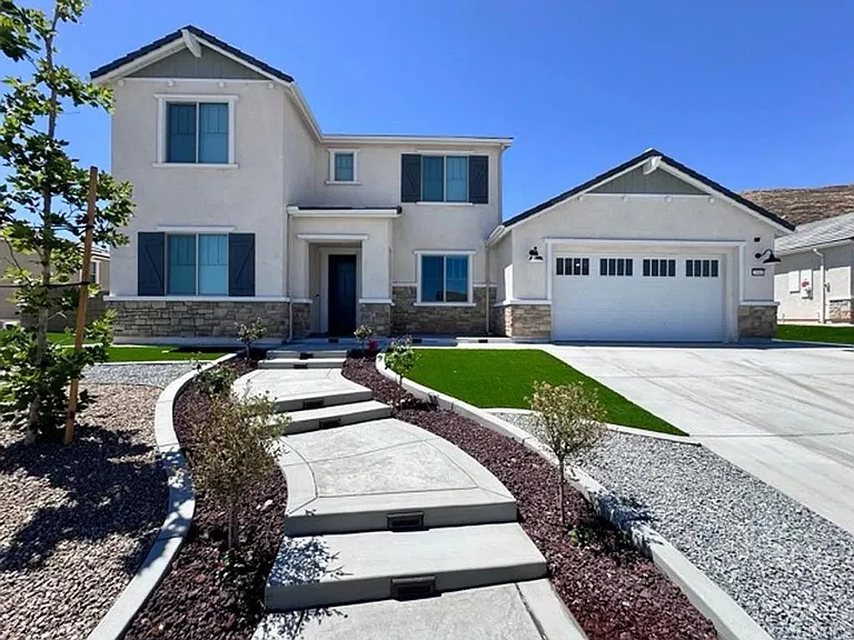 25061 River Peak Dr — Photo 1