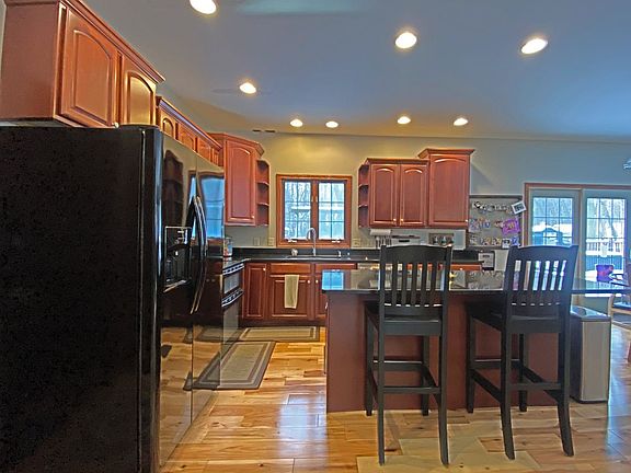 3rd image of 7270 Owen Dr