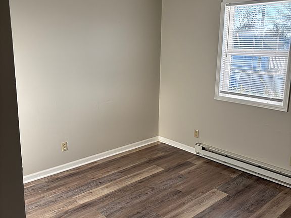 5th image of 135 N Bradner Ave #135