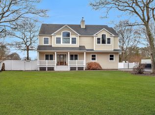16 Fairmont Ave, Medford, NY 11763