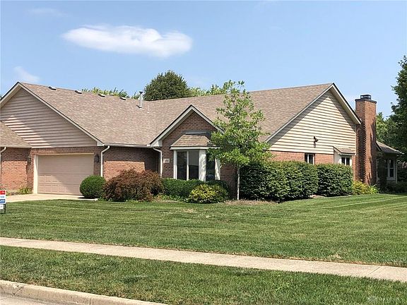 2nd image of 100 Old Carriage Dr