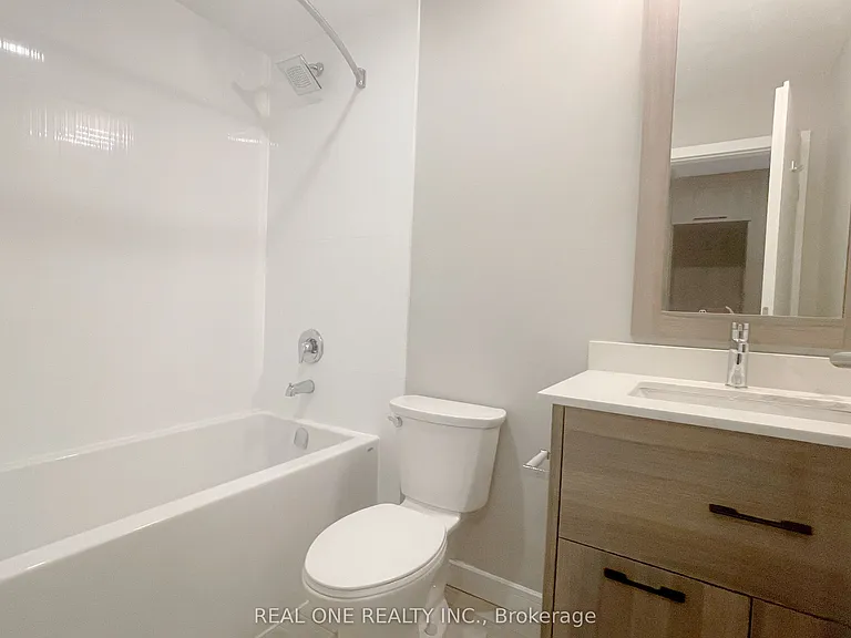 20 George St #2409 — Photo 17