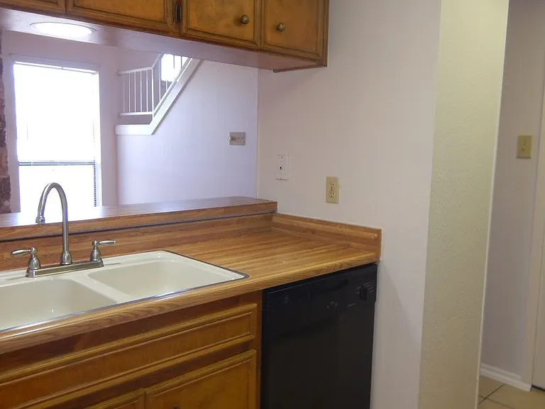 14304 Indian Woods — Photo 8