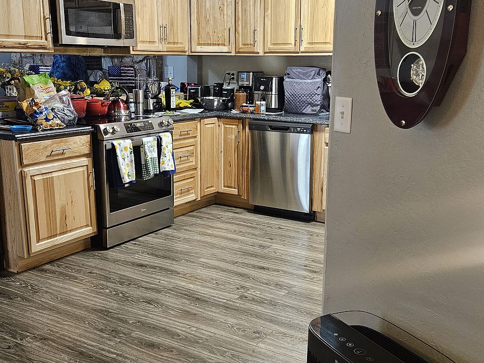 2nd image of 302 E Forest Dr