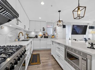 451 W 63rd Ave, Vancouver, BC V5X 2H6