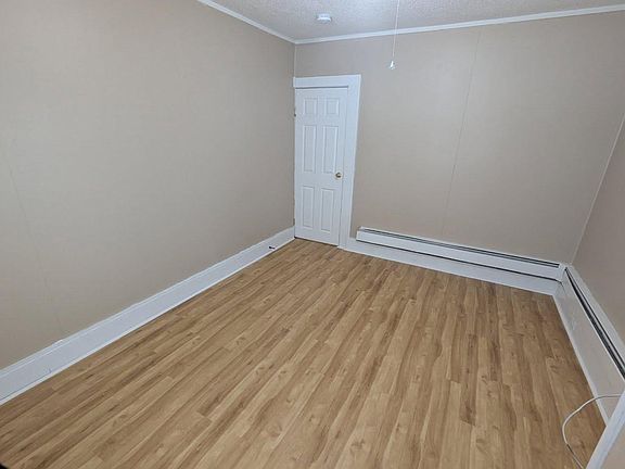 3rd image of 36B Maple Ave
