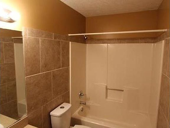 2nd image of 1374 Kurt Cir #1376