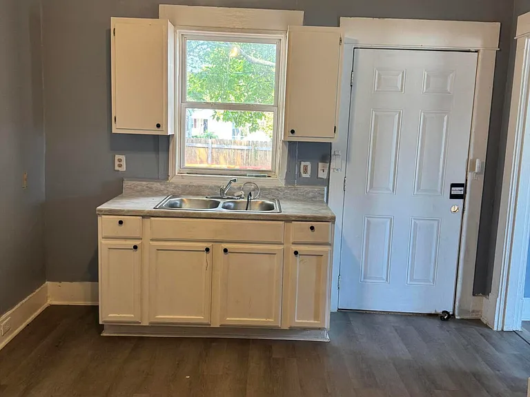 1815 Wilson Ave — Photo 7