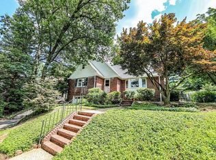 173 Reldyes Ave, Leonia, NJ 07605