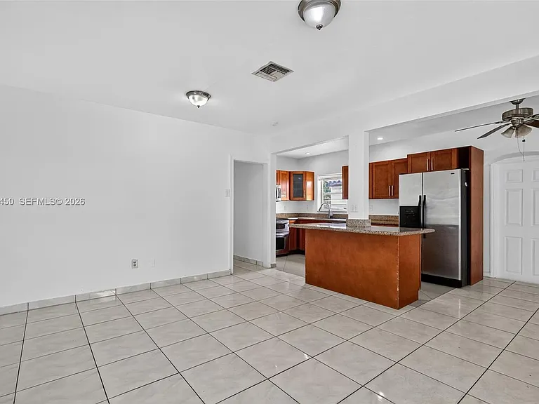 1498 NE 180th St — Photo 7