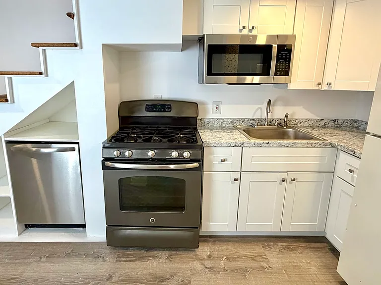 189 Crown St #LL — Photo 8