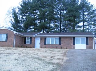 911 Vine St, Martinsville, VA 24112