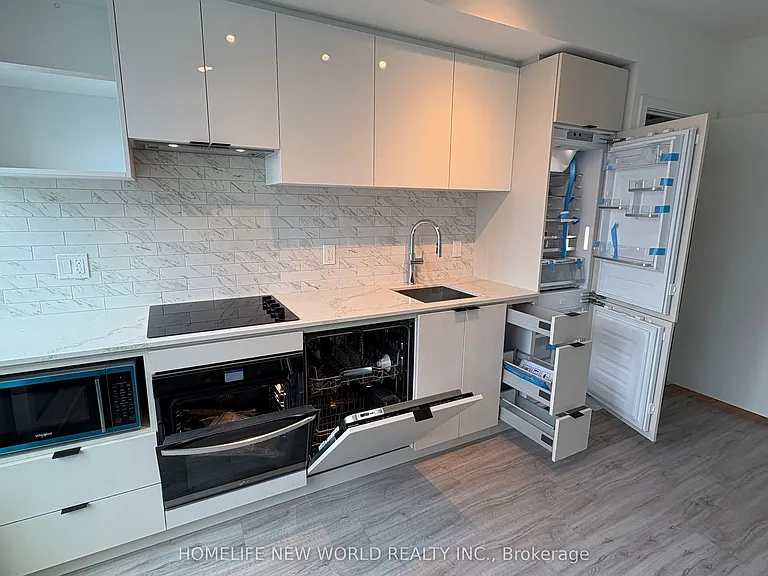 252 Church St #2502 — Photo 6