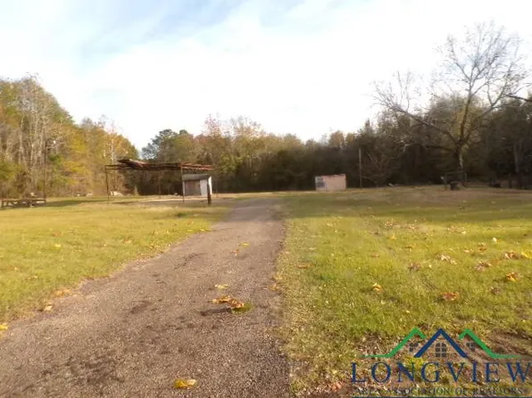 2780 Poppy Rd, Gilmer, TX 75644