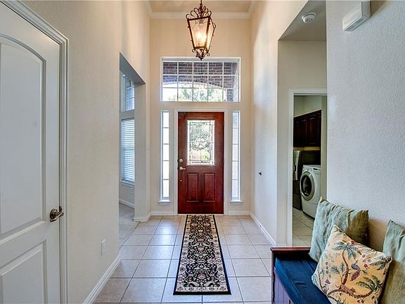 3rd image of 1321 Cadbury Ln