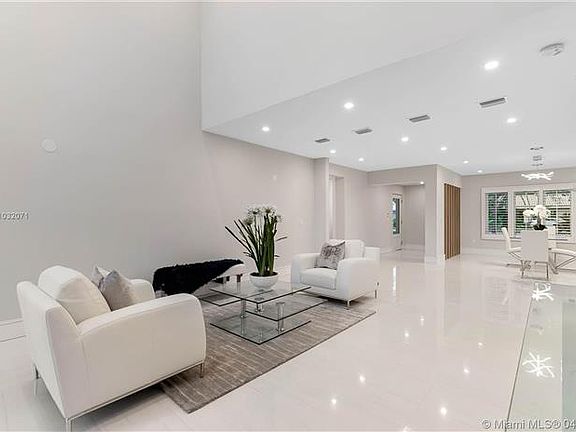 2nd image of 5901 Maynada St
