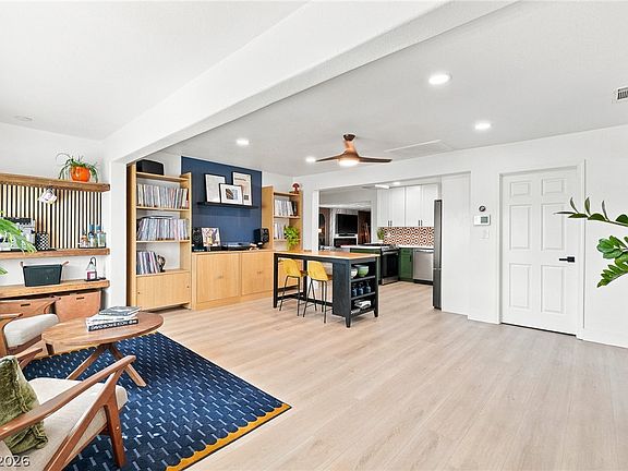 3rd image of 118 Ocotillo St