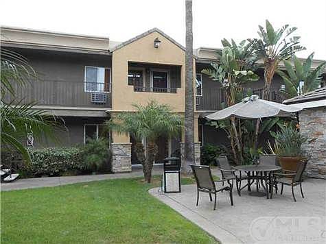 1st image of 800 N Mollison Ave Unit 12
